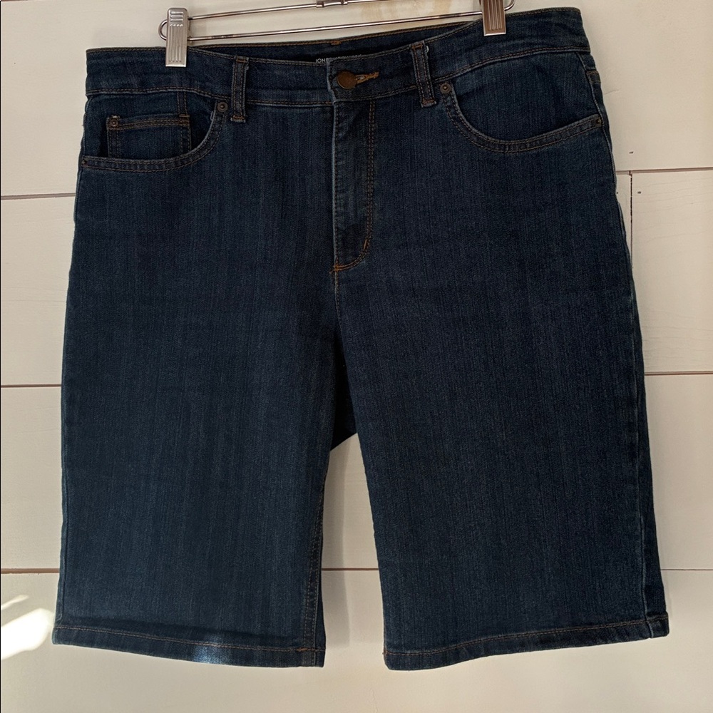 Jones New York Signature Dark Blue Jean Lexington Shorts Size 10 Bermuda Length